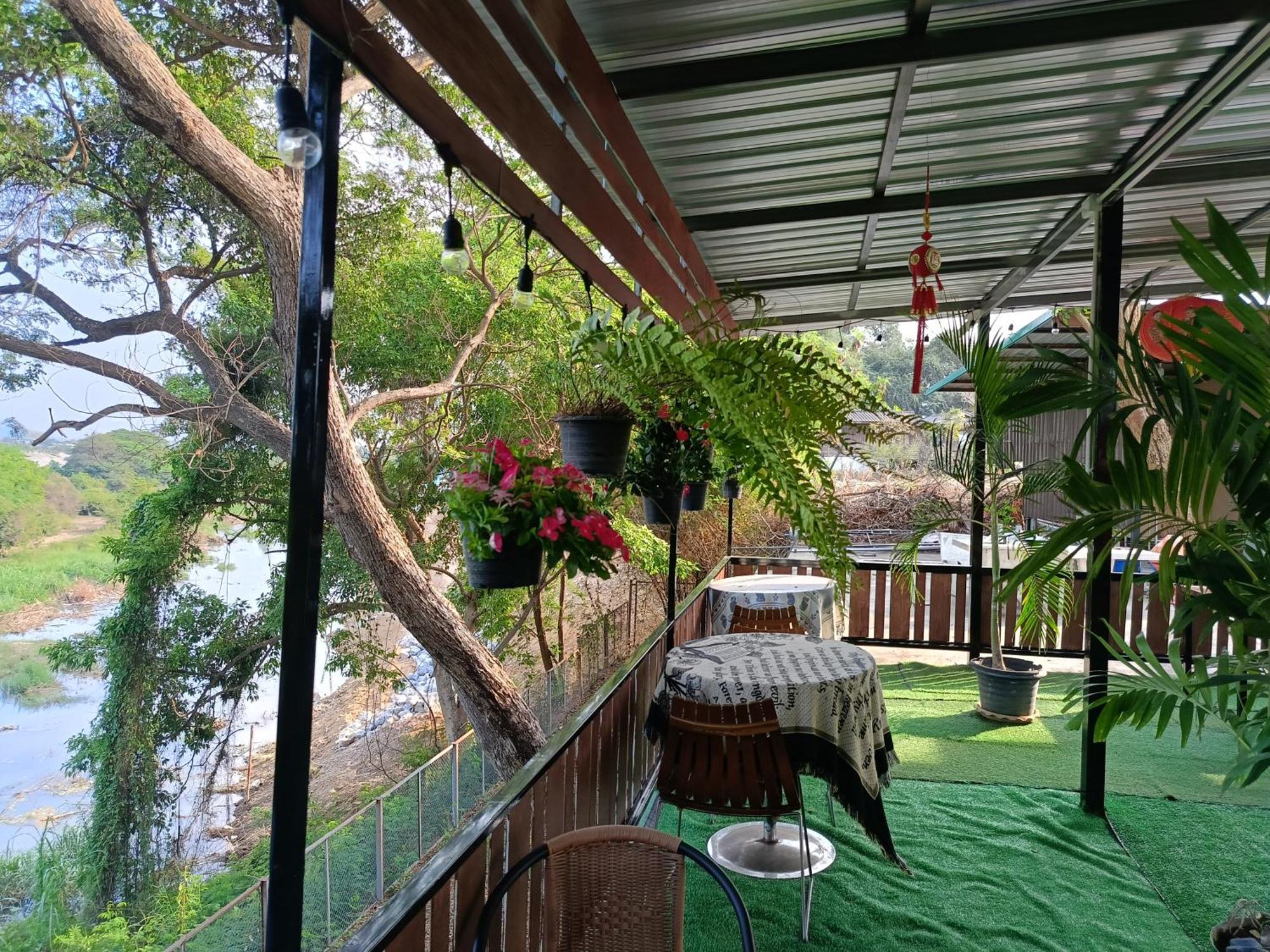 Bussaracum Resort Kanchanaburi Exterior foto
